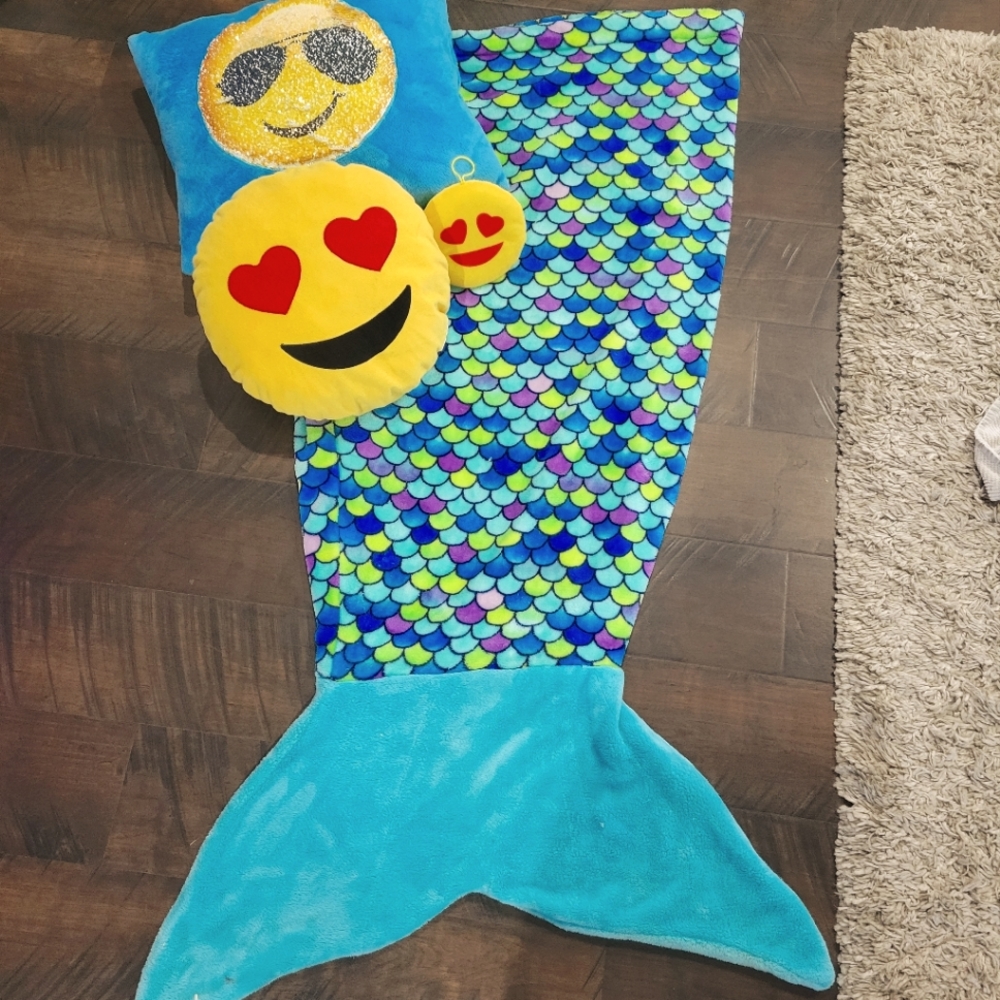 Justice barley used mermaid tail blanket and happy emoji plush pillows
